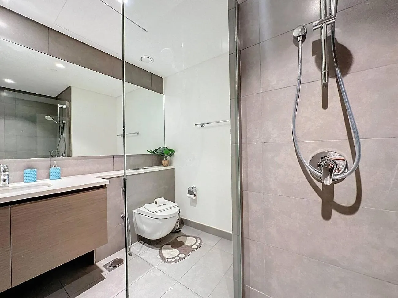 Fam Living - Spacious 3-Bedroom Apartment In Creek Gate With Stunning Views Dubai United Arab Emirates