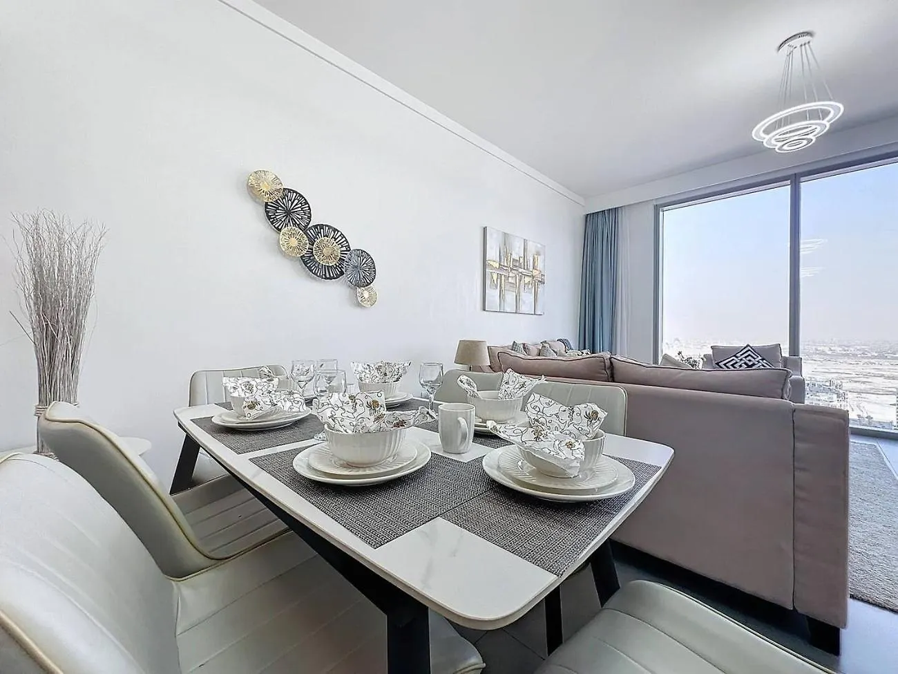 Fam Living - Spacious 3-Bedroom Apartment In Creek Gate With Stunning Views Дубай 0*,