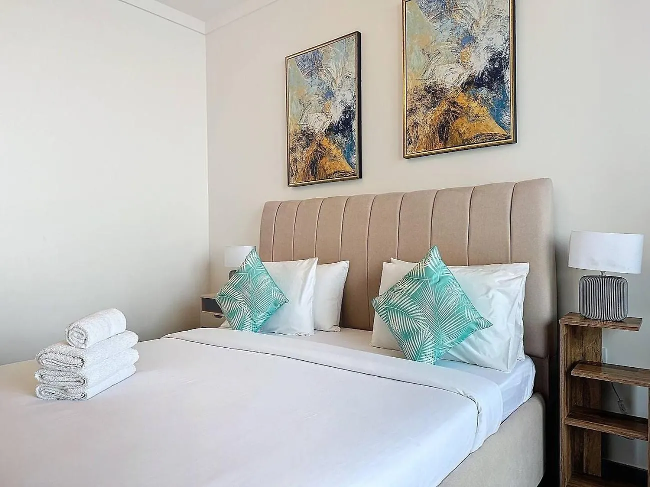 Fam Living - Spacious 3-Bedroom Apartment In Creek Gate With Stunning Views Дубай